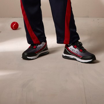 FILA KIDS 大童免綁鞋帶旋鈕氣墊慢跑運動鞋-黑紅 3-J821Y-029