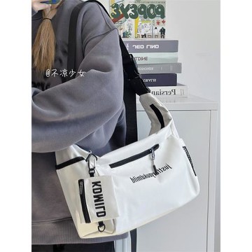 港風大容量機能通勤包男日系ins工裝休閑斜挎包女運動小眾機車包