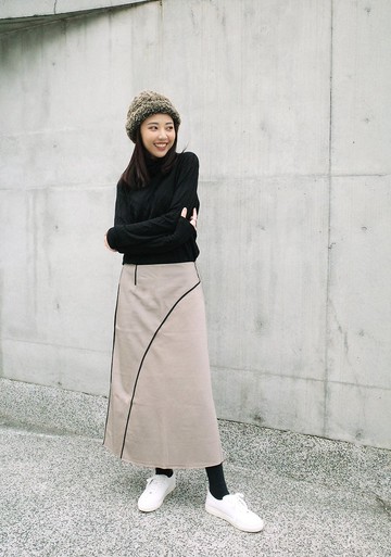 UUIN _ 流線卡其A字長裙