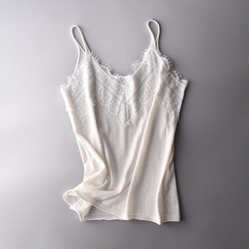 剛需  睫毛蕾絲拼接V領 黑白純色羊毛針織吊帶女 背心內搭打底衫