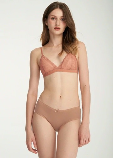 經典純色．花邊中腰三角內褲(摩卡慕斯棕)