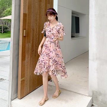 小子雪紡連衣裙女長裙夏季新款氣質修身顯瘦v領不規則碎花裙子