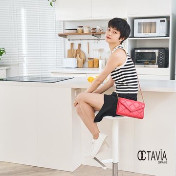 OCTAVIA8 真皮- 小脾氣 羊皮大菱格信封式鍊條肩斜二用包 - 腮粉