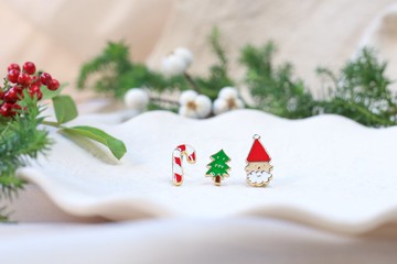 聖誕老公公 拐杖糖 聖誕樹 鋼針 夾式耳環 手工飾品 紙盒包裝