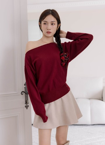 可斜肩針織上衣