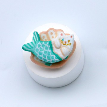 【是白貓也是美人魚】的手繪粘土旋轉戒指 手作設計師戒指