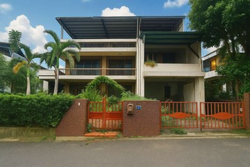 ⭐建地155坪⭐室內近百坪⭐獨棟雙層洋房⭐出價就談｜台中市北屯區廍子路