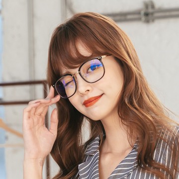 曼徹斯特的天際漫遊│質感復古杏仁棕方形光學框UV400濾藍光眼鏡