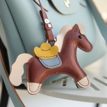 【 馬上有錢】皮革卡通公仔小馬掛件 包包吊飾 車掛 客製禮物