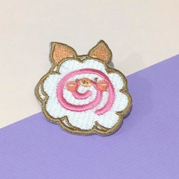 狗狗夾星/原創刺繡別針/魚板小豬