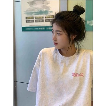 美式復古潮牌正肩短袖t恤女夏季新款寬鬆設計感小衆半袖上衣 棉t 夏天衣服 女生衣服 短袖 t恤 韓國短袖 寬鬆t恤