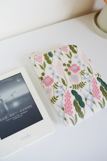 優雅刺繡花草設計 布收納袋 輕巧防水防摔kobo電子書保護套 客制