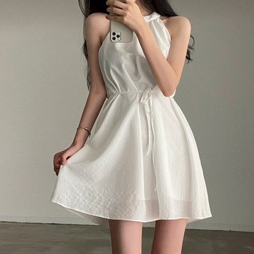 【太妮絲F227】現貨 韓系 甜美 削肩洋裝 法式 chic 白色洋裝 掛脖 露肩 無袖 連身裙