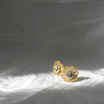 小花刺繡耳環金