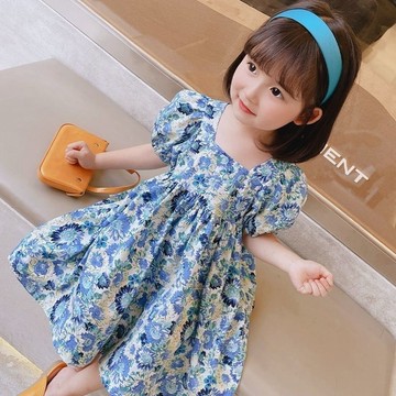 🍭臺灣出貨🍭女童連衣裙夏裝2022新款洋氣寶寶藍色碎花公主裙兒童法式短袖裙子