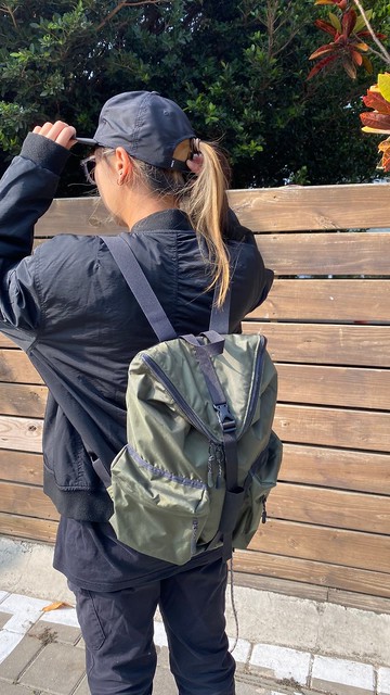 防潑水三角後背包