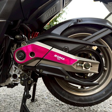 反光屋FKW ROMA GT KRV MOTO NERO 傳動蓋貼 搖臂貼紙 車貼 防水車貼 機車貼紙 PC材質網印