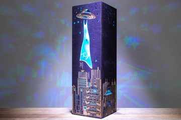 東京 UFO 綁架夜燈 | 東京城市外星綁架場景 | 日本
