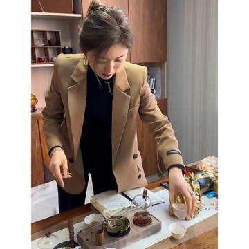 高級感休閑卡其色西裝外套女秋季2025年新款小個子設計感小眾西服