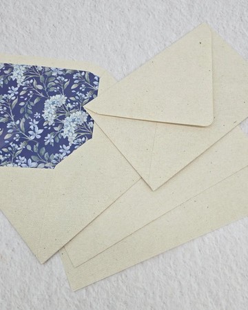 Linen textured card paper and envelope with blue hydrangea f