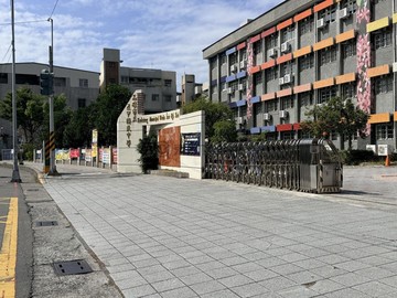 五甲商圈五甲國中旁公寓3房2衛｜高雄市鳳山區龍成路