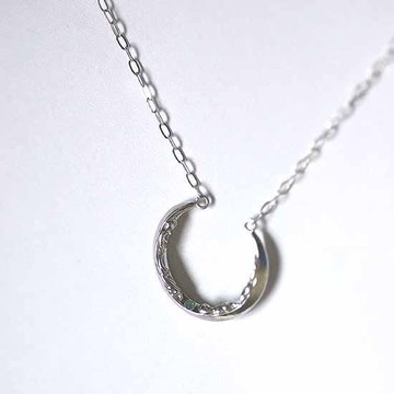 彎月吊墜