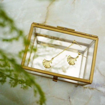 不對稱經典小銀杏 耳飾