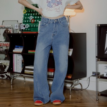 CC.DAILY-斜切剪接寬鬆牛仔長褲(二色)-女【J2CO070】