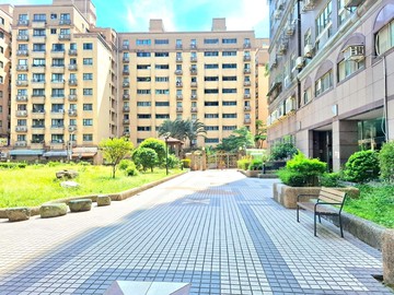 大有商圈✨寶山街4房車✨大中庭低公設比才12.9%｜桃園市桃園區民有五街