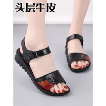 閏月媽媽涼鞋女夏季平底真皮軟底老人防滑中年舒適中老年奶奶鞋