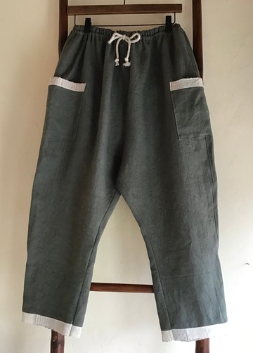 寬鬆的麻褲