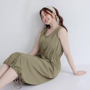 科技微涼日系V領長洋裝 中大尺碼洋裝