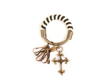 【UNA-優娜手作】鑰匙圈(小)5.3CM 黑色＋白色+十字架-圖騰款 手工 編織 腊繩 鐵環 客製化