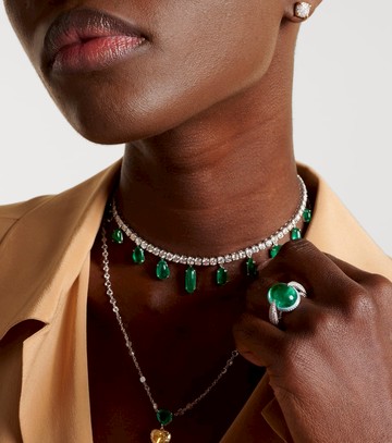 Kamyen 18kt white gold ring with emeralds and diamonds