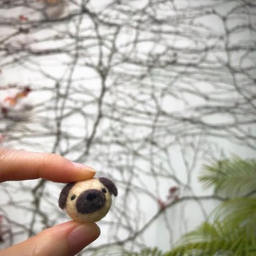 羊毛氈八哥小領針