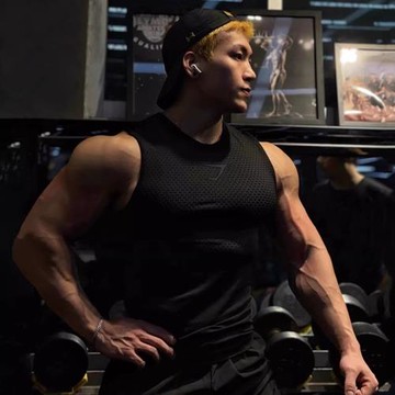 夏季新款健身運動透氣彈力背心美式男士擼鐵帥氣速干緊身上衣T恤