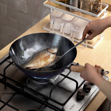 日本霜山 不易生鏽無塗層木柄窒化鐵炒鍋(IH爐可用)-32cm