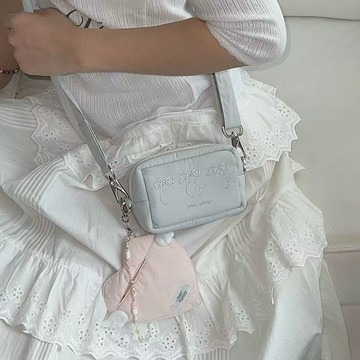 ♡ 𝑪𝒉𝒊𝒄 𝒖 ♡韓系簡約CCD收納包相機包日式刺繡蝴蝶化妝包彩妝包收納雜物包