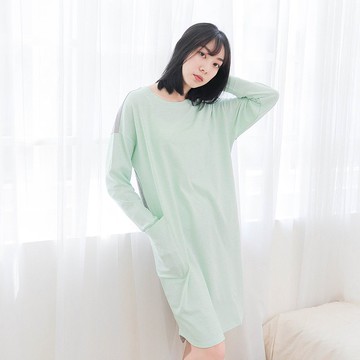 UMORFIL膠原蛋白口袋連身居家服-麻花綠