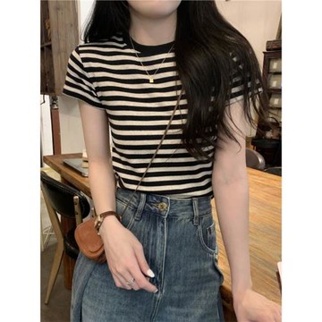 美式港風黑色條紋短袖T恤女設計感小眾別致甜辣風正肩短款上衣潮