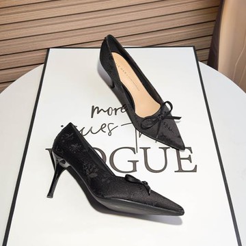 法式氣質緞面高級感黑色職業高跟鞋女尖頭細跟2025年新款秋冬工作