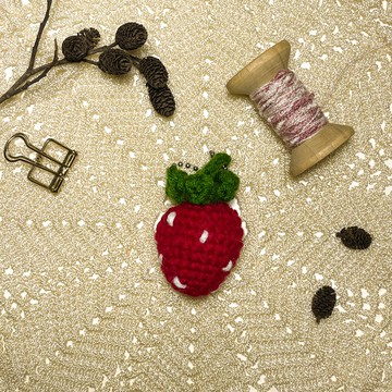 療癒草莓飾品