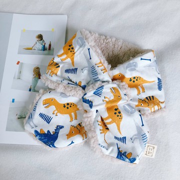 恐龍世界 手工保暖寶寶圍巾