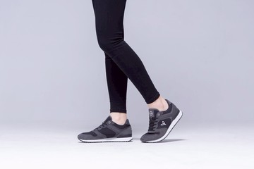 寶特瓶製休閒鞋  La Lande 復古慢跑鞋  鐵灰/黑  女生款