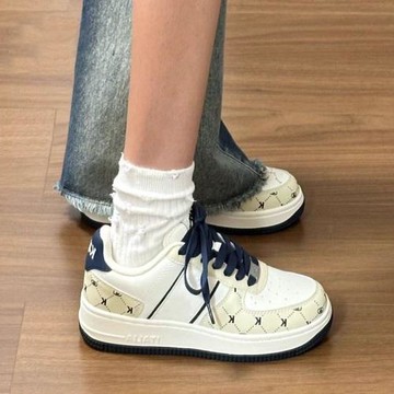趙露思同款高顏值板鞋女2025春季新款休閑小白鞋流行時尚鞋子
