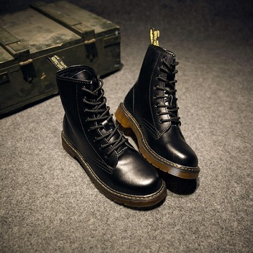 新款馬丁靴男潮復古馬丁鞋英倫靴子男內增高中幫防水戶外短靴夏季