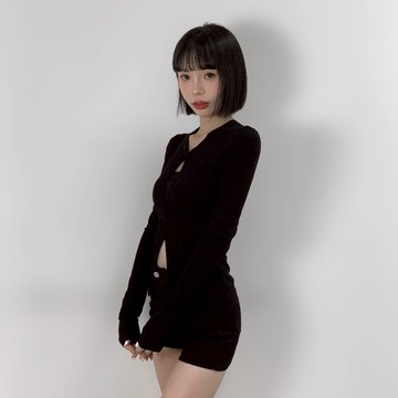 【Aa.chic熱賣商品】小心機簍空彈力長袖上衣(單一色).女裝/小心機/簍空/彈力/歐美/上衣/日常【C017071】