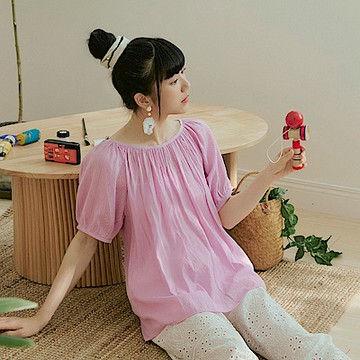 OB嚴選-抽皺圓領荷葉邊V領泡泡袖正反兩穿上衣《AB19306-》