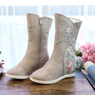 漢服靴子女士內增高古風靴冬新款加絨棉靴古裝長靴舞蹈皂靴繡花靴