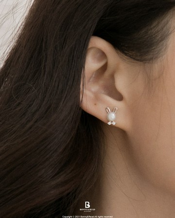 [純銀] 珍珠月兔耳環 / Pearl Moon Rabbit Earring